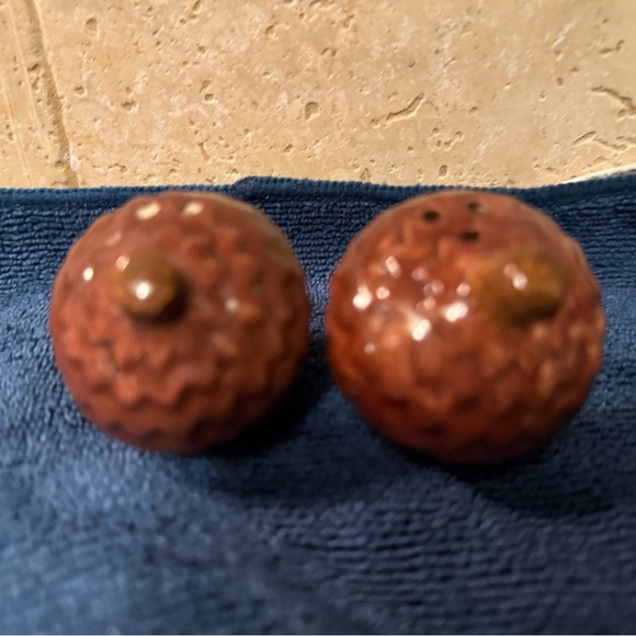 Vintage Ceramic Acorn Salt & Pepper Shaker Fall / Thanksgiving Table Setting! - Picture 2 of 4